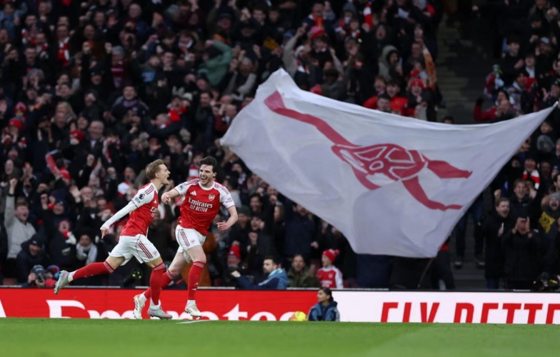 Odegaard toả sáng, Arsenal chính thức đòi lại ngôi đầu Ngoại hạng Anh 