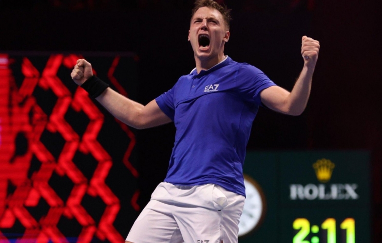 Học Djokovic đập vợt, hai sao trẻ quần vợt khép lại Next Gen ATP Finals đầy bất ngờ