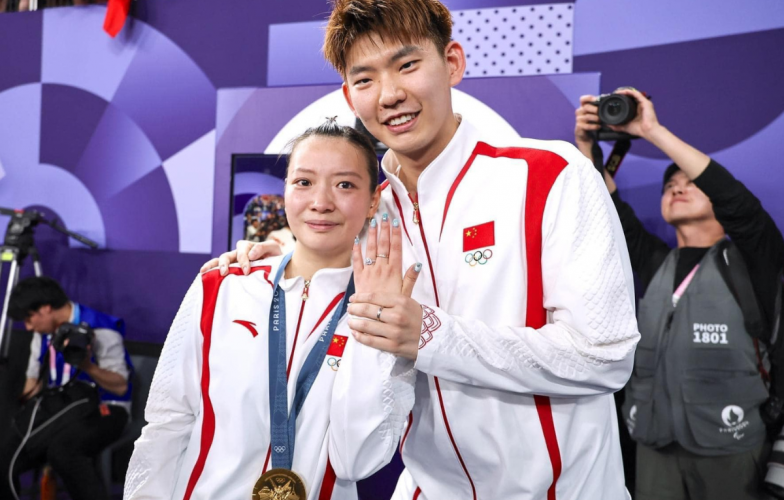 Vừa giành HCV Olympic, tay vợt Trung Quốc được cầu hôn ngay trên sân