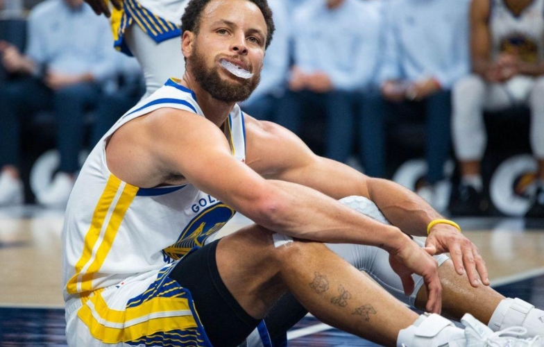 Ám ảnh 'cổ chân pha lê' ập đến với siêu sao bóng rổ Stephen Curry