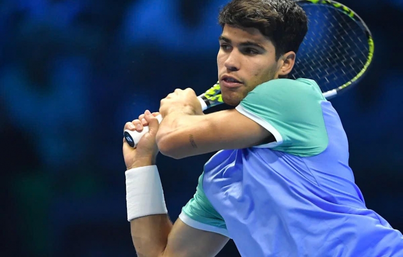 ATP Finals: Carlos Alcaraz vẫn còn hy vọng vào bán kết