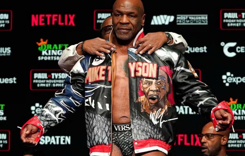 Mike Tyson lập kỷ lục mới dù thua Jake Paul