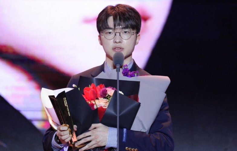 Faker thừa nhận một điều sau khi cùng T1 thâu tóm LCK Awards 2024