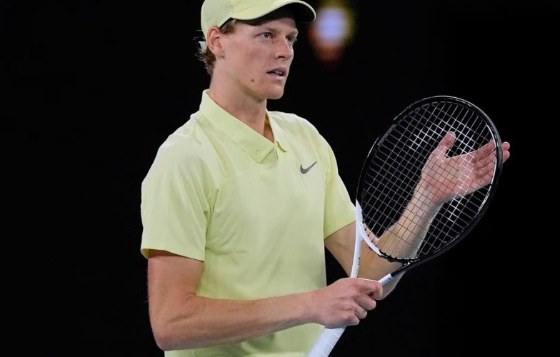 Jannik Sinner thẳng tiến vòng 1/8 Australian Open 2025