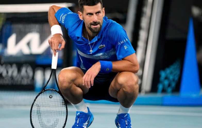 Djokovic bỏ cuộc, Zverev lọt chung kết Australian Open 2025