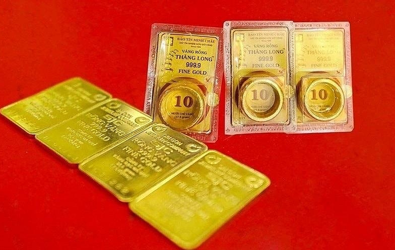 Giá vàng hôm nay trưa 23/4: Trong nước và thế giới đồng loạt tụt dốc
