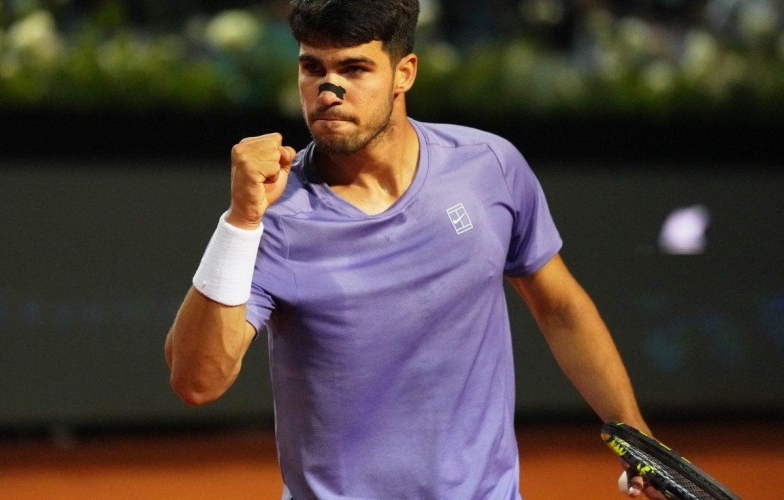Alcaraz, Zverev vào vòng 1/8 Rome Masters