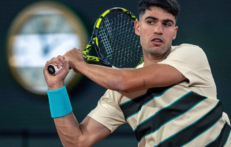 Alcaraz chật vật giành vé vào vòng 4 Roland Garros
