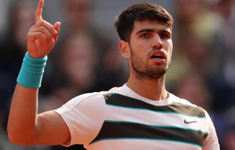Alcaraz tiết lộ sốc, 'cãi thầy đi quẩy' sau chức vô địch Roland Garros