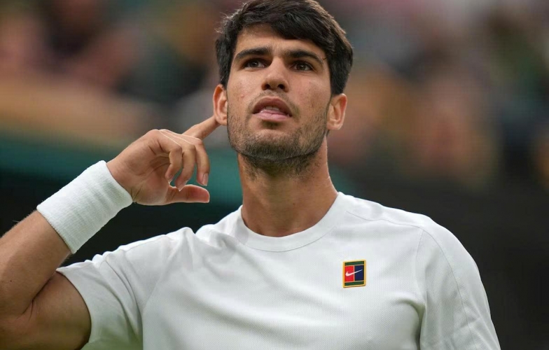 Alcaraz nói thẳng sự khác biệt tại Wimbledon 2025