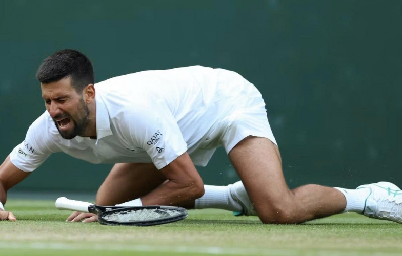 Khoảnh khắc khiến Djokovic muốn 'độn thổ'