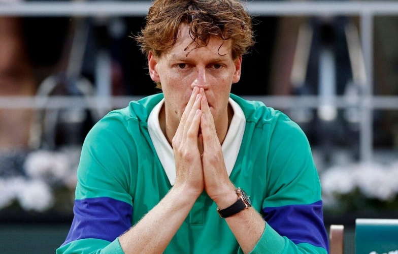 Jannik Sinner đối mặt với nguy cơ tụt hạng