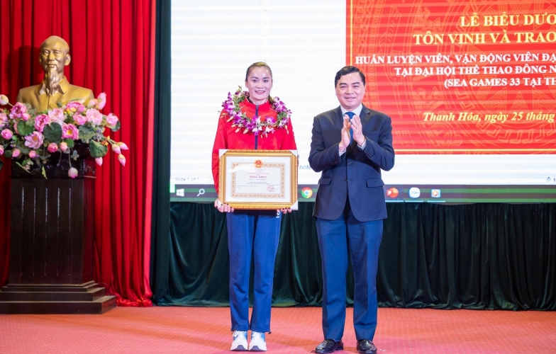 Chân chạy Quách Thị Lan nhận vinh dự lớn sau kỳ SEA Games thành công