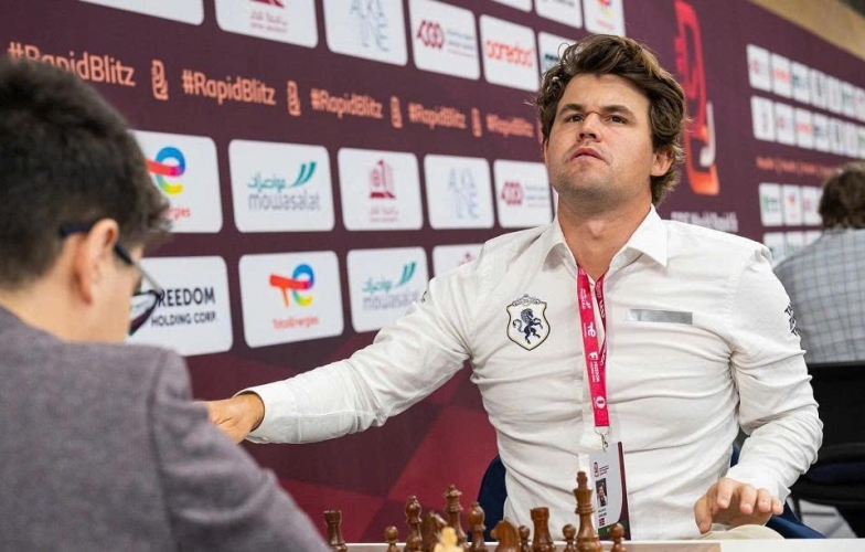 Magnus Carlsen giành danh hiệu vô địch thế giới lần thứ 21