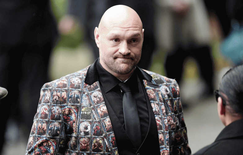 Tyson Fury có hành động đầy tinh tế với Anthony Joshua