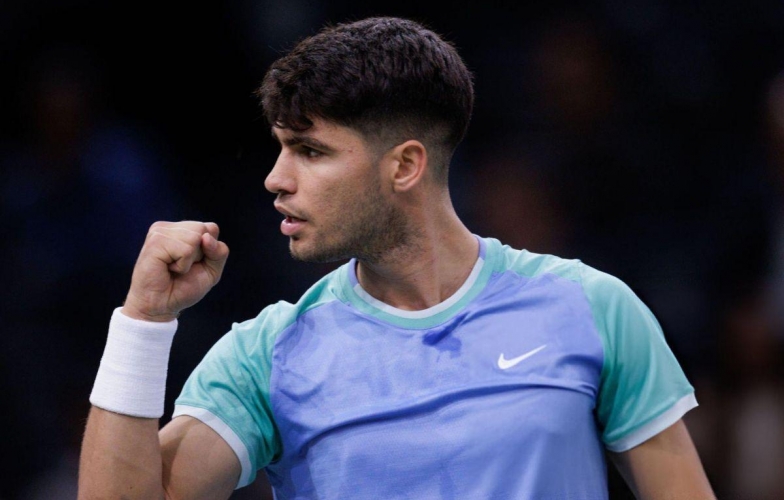 Alcaraz vượt ải khó trận ra quân Paris Masters 2024