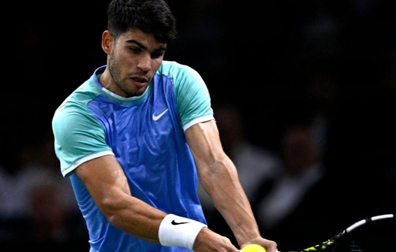 Alcaraz thua sốc tay vợt chủ nhà ở Paris Masters 2024