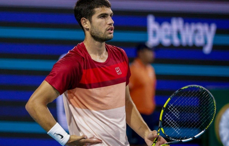 Alcaraz gác vợt ngay ở trận ra quân Miami Open