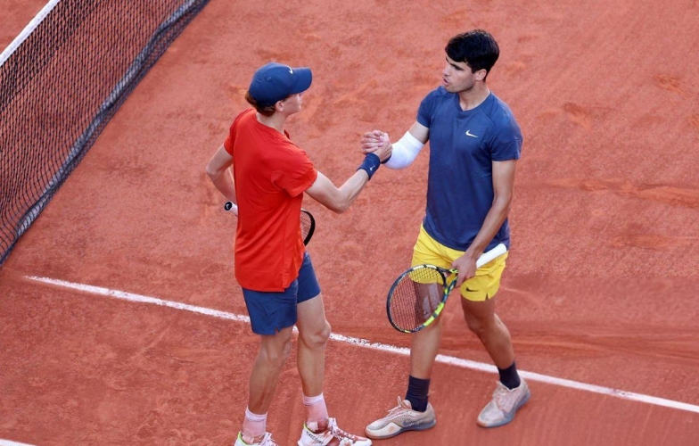 Trực tiếp tennis Jannik Sinner 0-0 Carlos Alcaraz: Khởi động