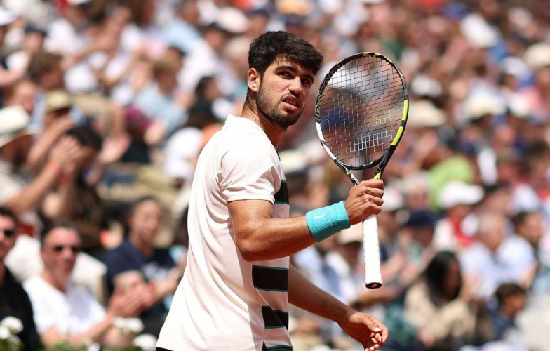 Alcaraz, Sinner khởi đầu mĩ mãn ở Roland Garros 2025