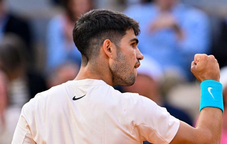 Alcaraz vào bán kết Roland Garros 2025 sau chiến thắng áp đảo