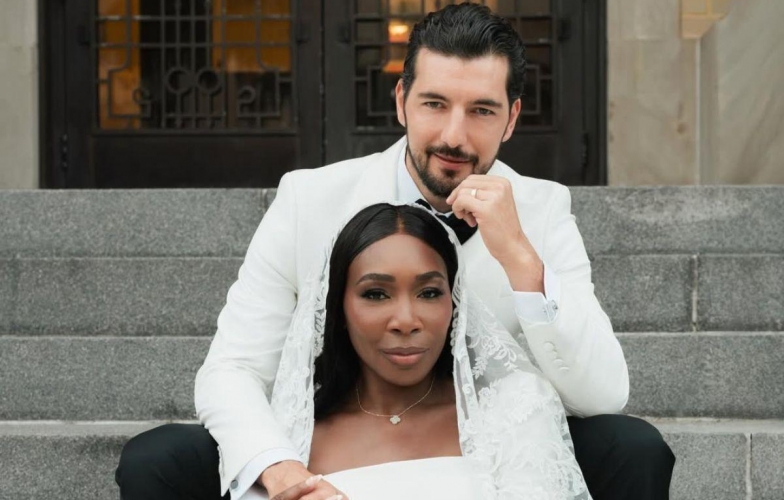Huyền thoại Venus Williams lên xe hoa ở tuổi 45, nhận quà 'khủng' từ em gái Serena