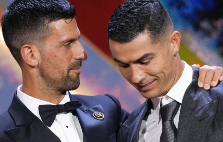 Djokovic được Ronaldo hết lời khen ngợi, trao tay giải thưởng danh giá