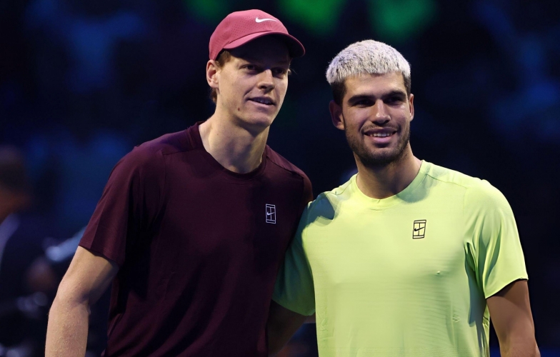 Alcaraz trên phân Sinner ở BXH các VĐV thể thao hàng đầu năm 2025