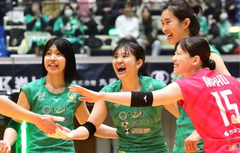 Thanh Thúy và đồng đội ngược dòng khó tin, duy trì vị trí top 5 giải Nhật Bản