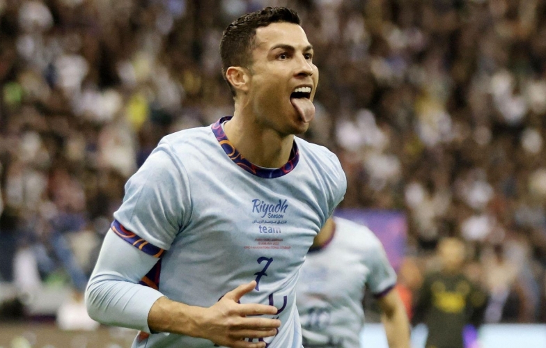 Thi đấu nỗ lực, Ronaldo tỏa sáng giúp Al Nassr thoát thua phút cuối