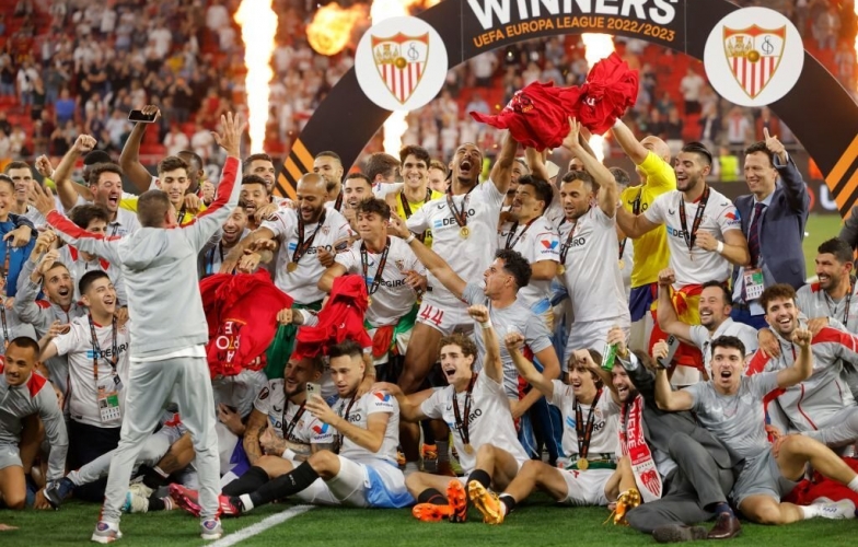 CHÙM ẢNH: Sevilla ăn mừng chức vô địch Cúp C2 mùa giải 2022/23