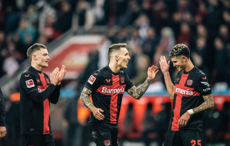 Ngược dòng kỳ diệu, Bayer Leverkusen tiến vào tứ kết Cúp C2 trong trận cầu 5 bàn