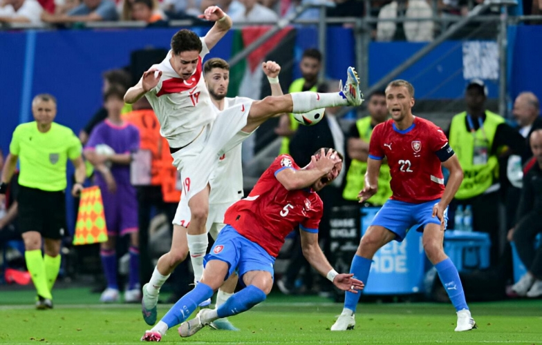 Trực tiếp CH Séc 0-0 Thổ Nhĩ Kỳ: Thẻ đỏ tai hại