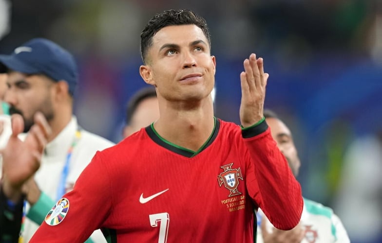 Ronaldo làm dậy sóng cộng đồng mạng với bài đăng đầy cảm xúc