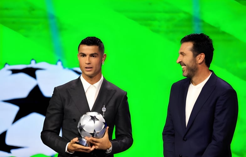 Ronaldo bất ngờ xin lỗi Buffon, lý do đằng sau khiến tất cả ngã ngửa