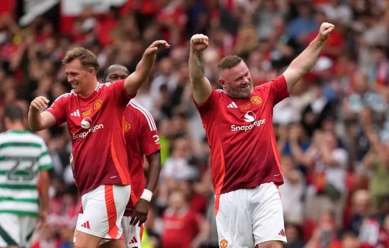 Rooney tự chế giễu mình sau khi ghi bàn cho MU