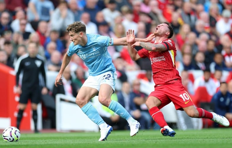 Trực tiếp Liverpool 0-1 Nottingham Forest: Dính đòn hồi mã thương