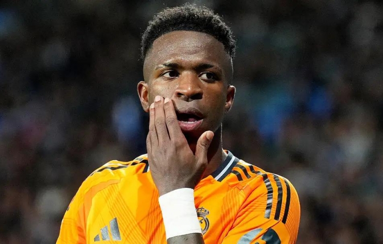 Đang thăng hoa, Vinicius Jr vẫn bị nội bộ Real Madrid nghi ngờ