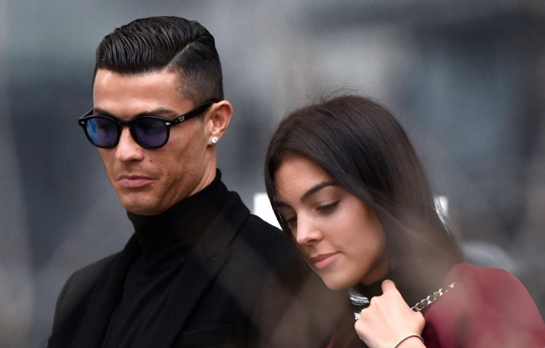 Bạn gái Ronaldo: 'Anh ấy sẽ không giải nghệ trước 50 tuổi'