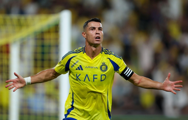 Vừa sa thải HLV, Al Nassr tuyên bố thẳng 1 điều về Ronaldo