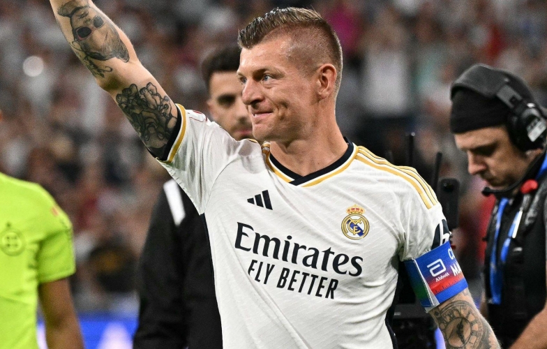 Toni Kroos mở cánh cửa tái xuất Real Madrid