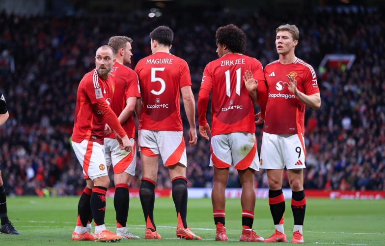 Cầu thủ MU đầu tiên công khai kế hoạch rời Old Trafford