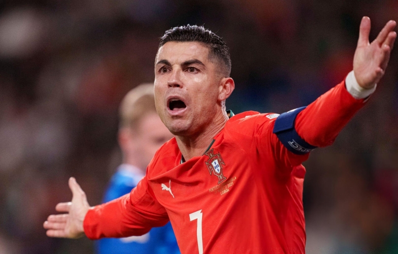 Ronaldo tức giận, buông lời chỉ trích thẳng mặt 1 nhà báo