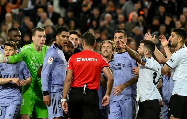 Real Madrid tiếp tục gây áp lực lên 1 trọng tài ở La Liga