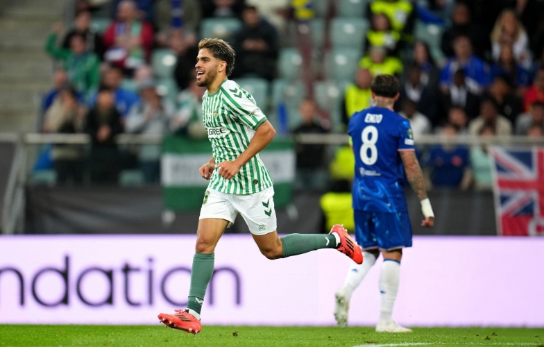 Trực tiếp Chelsea 0-1 Real Betis: Tìm kiếm bàn gỡ
