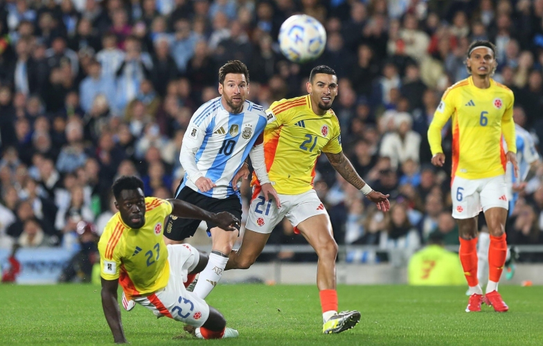 Messi im tiếng, Argentina chật vật thoát hiểm trước Colombia