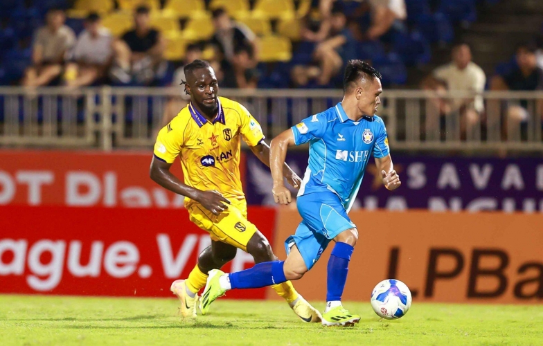 Trực tiếp Đà Nẵng 0-0 SLNA: Bỏ lỡ đáng tiếc