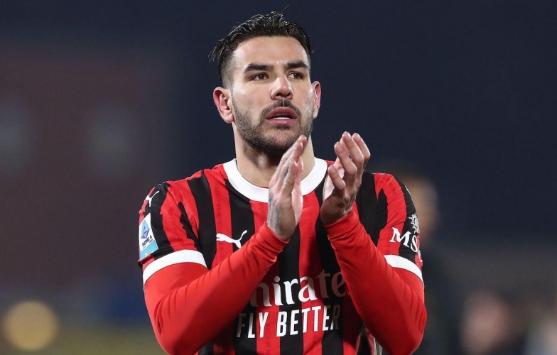 Theo Hernandez chia tay AC Milan trong cay đắng