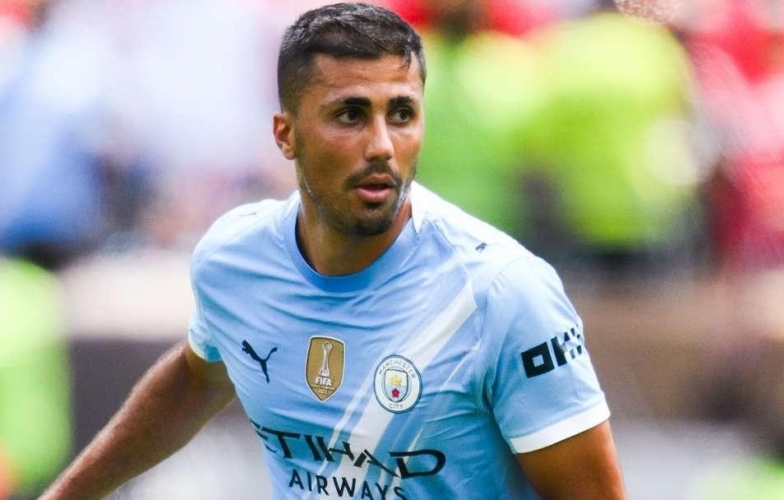 Man City tiếp tục nhận tin buồn từ Rodri