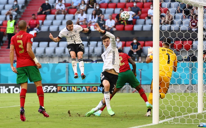 Video bàn thắng Bồ Đào Nha 2-4 Đức: Mãn nhãn tấn công